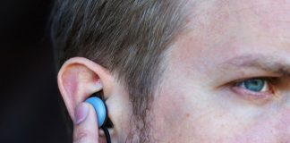 Novos fones de ouvido do Google traduzem diálogos em tempo real