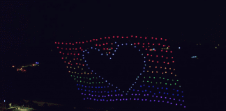 300 drones da Intel formam o símbolo LGBT
