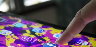 Quer um visto dos EUA? Envie seus perfis das redes sociais primeiro