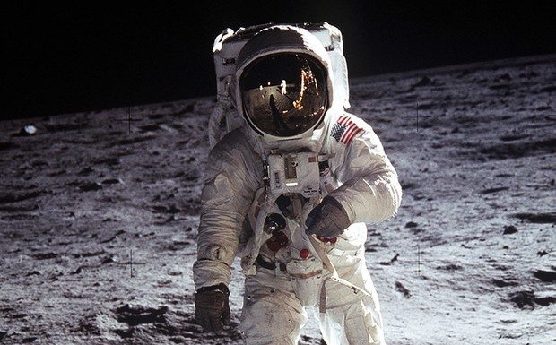 Vídeo de pouso na Lua da Apollo 11 é leiloado por quase R$ 7 milhões