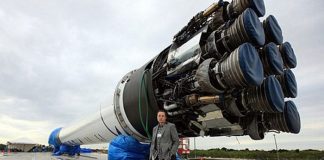 Elon Musk quer prover internet do espaço