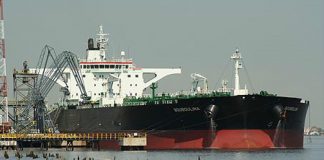 Delta Tankers, dona de navio suspeito de vazamento de óleo, diz que não foi procurada pelas autoridades brasileiras