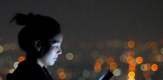 O tempo gasto em frente de telas pode acelerar seu envelhecimento?