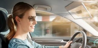 Este quebra-sol para carros da Bosch usa uma tela LCD para não bloquear sua visão da via