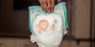 Fralda inteligente envia notificação aos pais quando detecta umidade