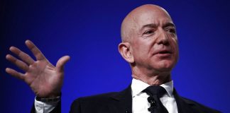 Nem o coronavírus para Jeff Bezos: enquanto o varejo fecha lojas, a Amazon contrata 100 mil pessoas