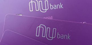 Nubank some com dinheiro de clientes e põe a culpa na Caixa