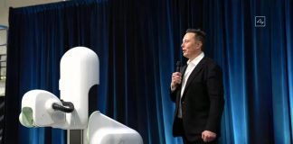 Elon Musk mostra chip cerebral funcionando em um porco