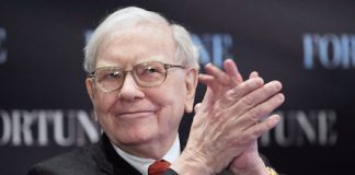 A participação de Warren Buffett na Apple triplicou em valor para mais de US $ 100 bilhões