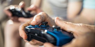 Bolsonaro anuncia redução de impostos sobre consoles e acessórios no Brasil