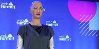 Os criadores de Sophia, o robô, planejam implantação em massa em meio à pandemia