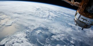 SpaceX, de Elon Musk, fecha parceria com Google para desenvolver internet via satélite