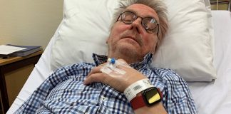 Relógio de pulso salva vida de idoso de 78 anos que caiu e desmaiou