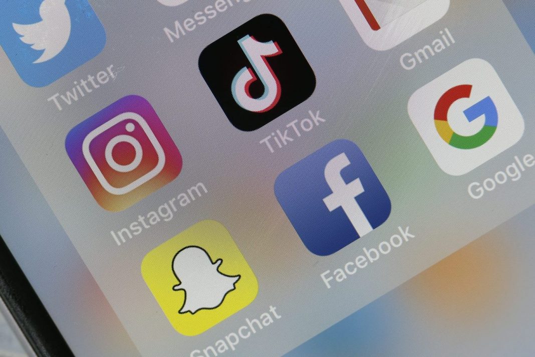 TikTok, Facebook e Instagram estão entre apps mais baixados de junho