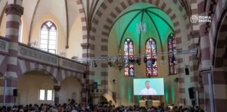 Igreja na Alemanha usa ChatGPT e avatares em culto para mais de 300 pessoas