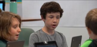 ‘Não temos professores’ | Escola Australiana permite que a IA ensine disciplinas básicas