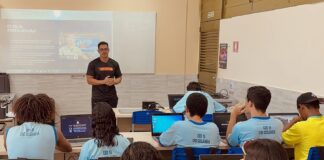 Iniciativa capacita estudantes da rede pública em computação