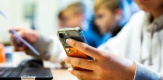 Uso de celulares nas escolas é debatido na CLDF