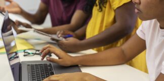 Conexão de banda larga será antecipada para 4,5 mil escolas públicas