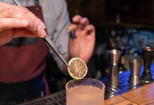 Tecnologia do canudo inteligente promete identificar metanol e evitar intoxicações