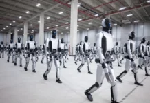 Robôs humanoides ganham destaque e polêmica nas redes com estratégias de marketing agressivas