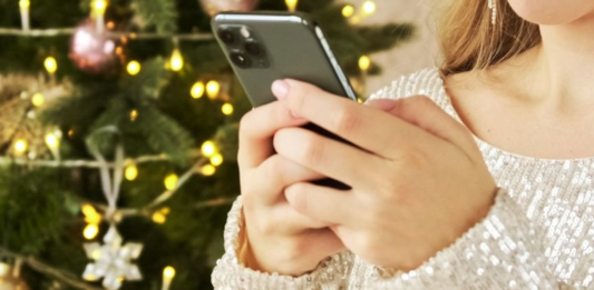 Desconecte-se do celular com hábitos simples para curtir mais as festas de final de ano