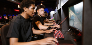 Projeto Code promove inclusão digital e formação tecnológica para jovens