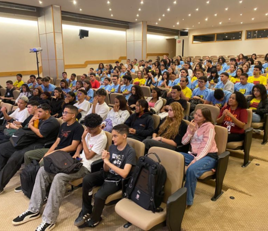 Do hambúrguer artesanal à inteligência artifical, juventude do DF se prepara para o futuro