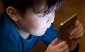 Vídeos curtos e os riscos para o desenvolvimento cognitivo de crianças