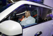 Governador Ibaneis Rocha reforça avanço dos carros elétricos em Brasília e destaca arrecadação ecológica