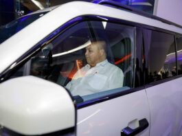 Governador Ibaneis Rocha reforça avanço dos carros elétricos em Brasília e destaca arrecadação ecológica