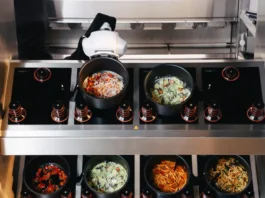 Robô cozinheiro que prepara refeições sozinho vence prêmio mundial e promete revolucionar restaurantes e cozinhas industriais