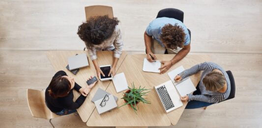 Trabalhar fora de casa sem gastar muito: como escolher espaços produtivos em Brasília