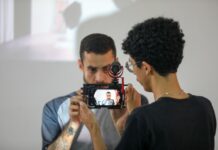 Curso gratuito ensina produtores culturais do DF a usar o celular para fortalecer a presença digital