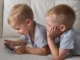 Educação digital infantil exige limites e presença dos pais