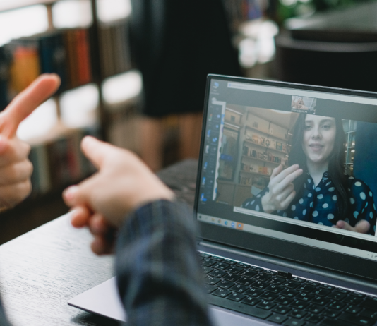 Projeto Librando Tech promove inclusão digital e acessibilidade com capacitação em Libras aplicada à tecnologia