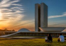 Plano de Governo Promete Transformar Brasília em Capital da Tecnologia Plano de Governo Promete Transformar Brasília em Capital da Tecnologia